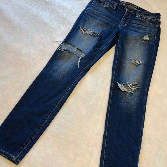 American Eagle Super Super Stretch Distressed Jegging - Size 8 - Picture 2 of 10